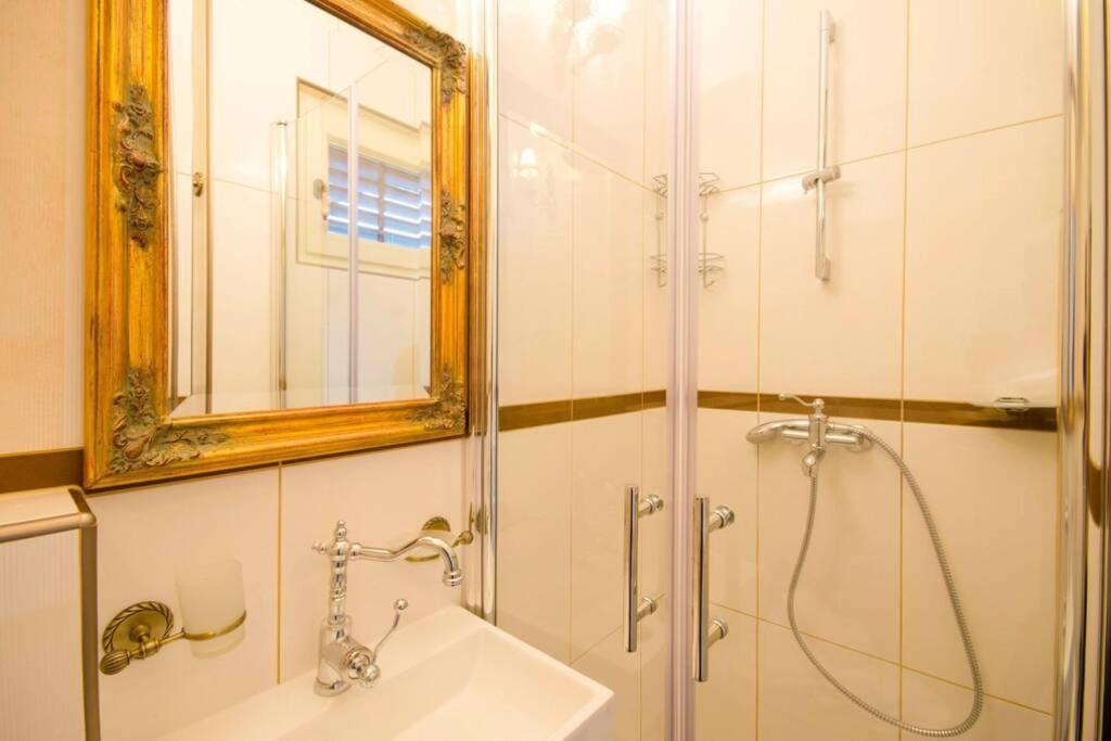Studio Centener Rustico Gold Apartman