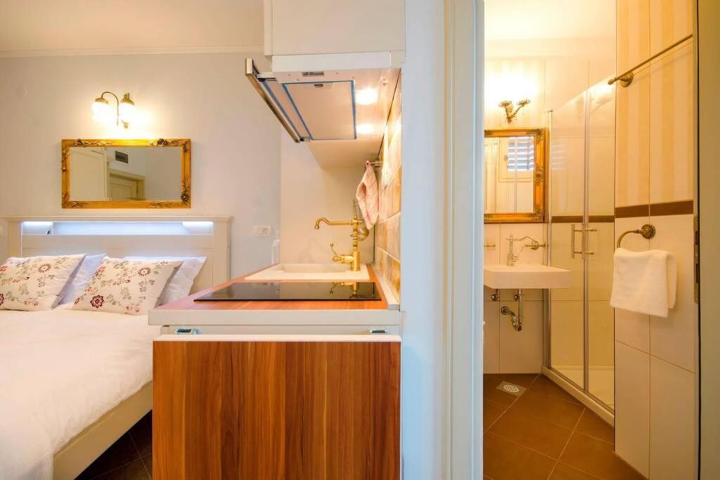 Studio Centener Rustico Gold Apartman *